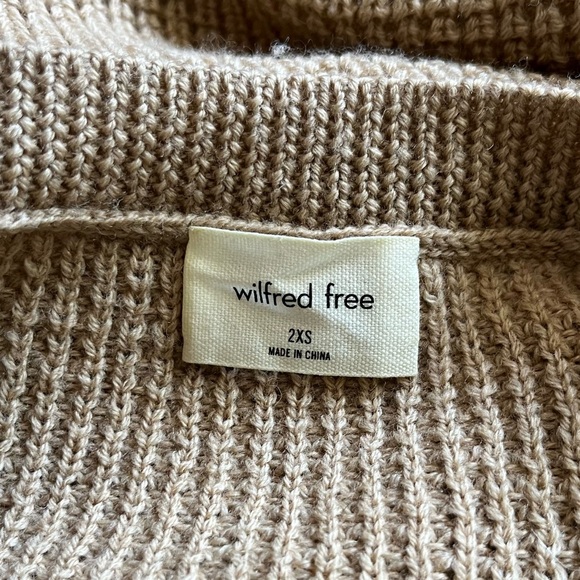 Aritzia Wilfred Free Isabelli Sweater in Camel size 2XS 100% merino wool - Picture 12 of 15